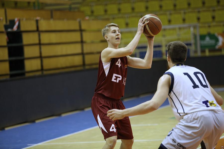 170421_u17-pro_125.jpg