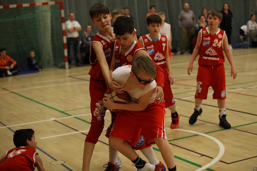 170501_u12-mcr-par_102.jpg