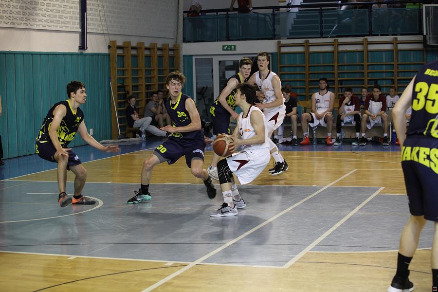 170513_u17-mcr-ova_060.jpg