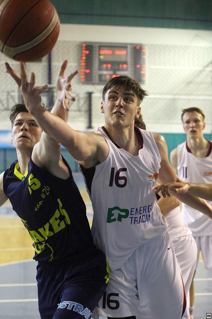 170513_u17-mcr-ova_217.jpg