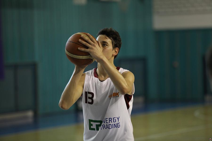 170513_u17-mcr-ova_230.jpg