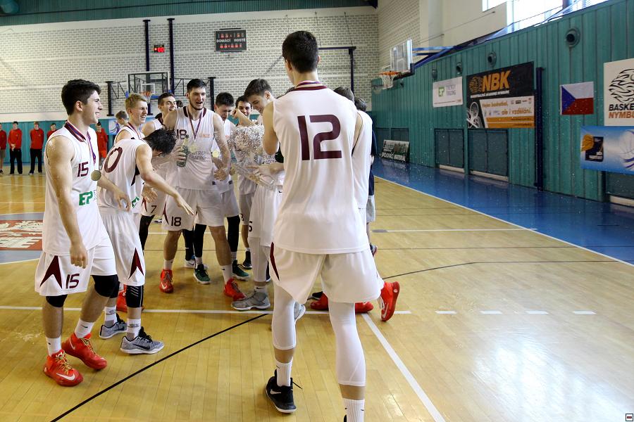 170514_u17-mcr-zaver_178.jpg