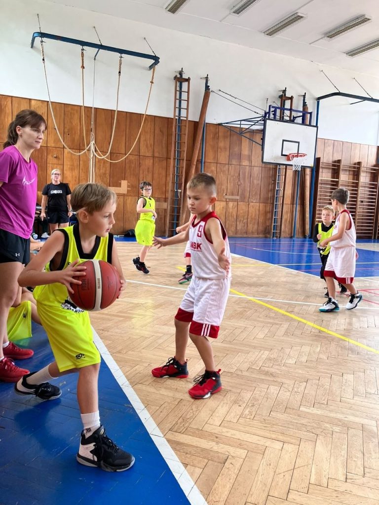Přípravka BA Nymburk v Čelákovicích zvládla vyrovnaný duel a ovládla turnaj Šmoulinky – fotografie 3