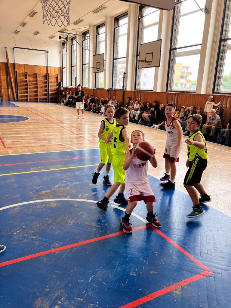 Přípravka BA Nymburk v Čelákovicích zvládla vyrovnaný duel a ovládla turnaj Šmoulinky – fotografie 8
