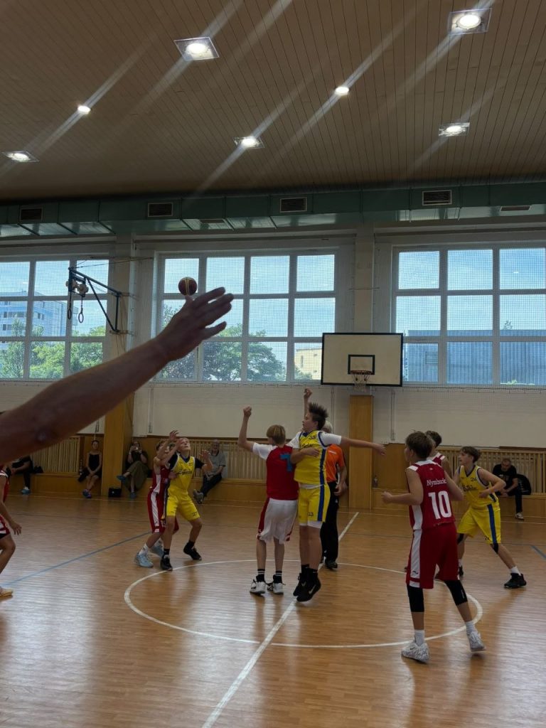 Po vlažném začátku rozhodla tvrdší obrana. BA Nymburk U14 veze z Mladé Boleslavi výhru 95:25 – fotografie 4