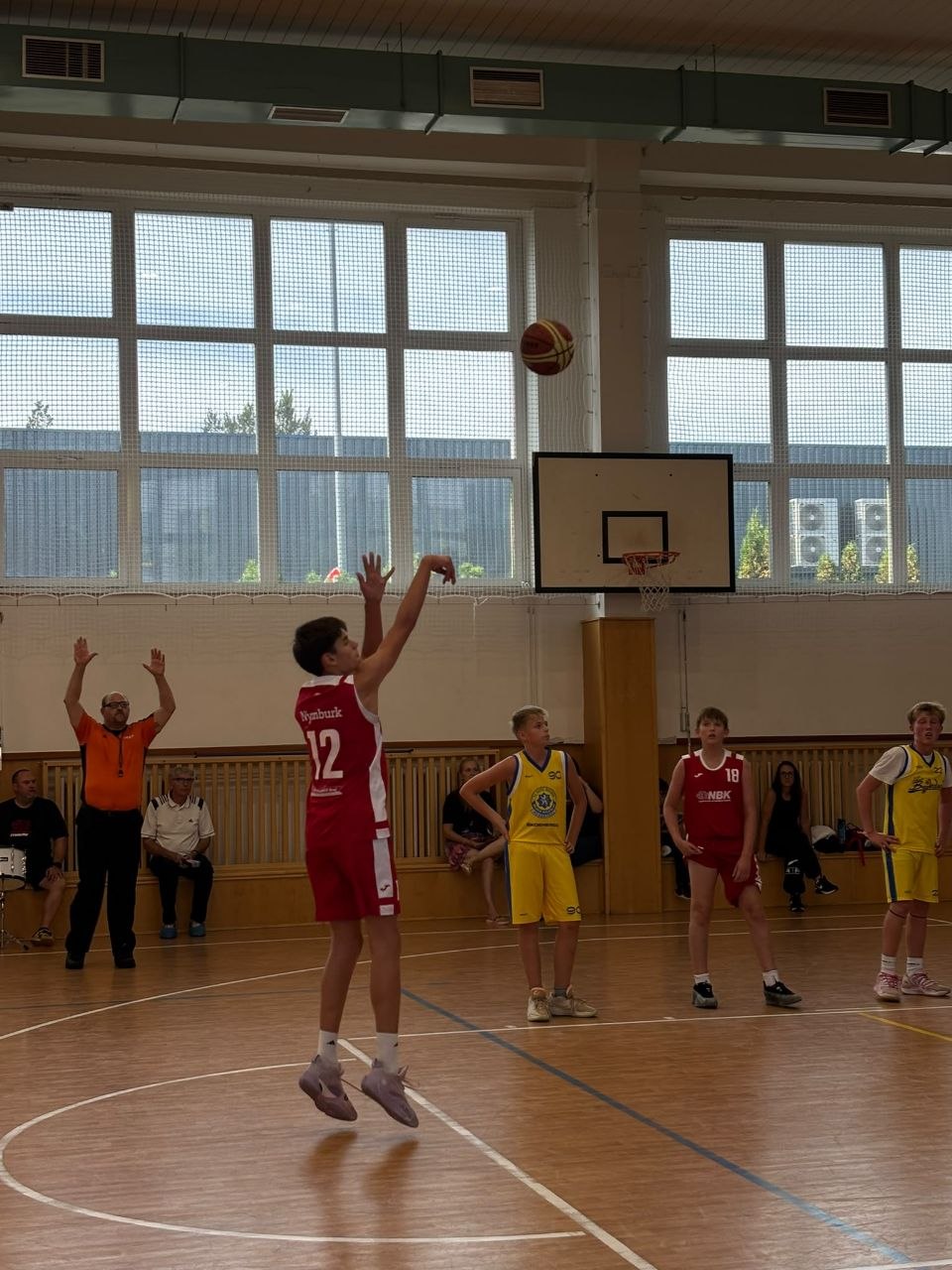 Po vlažném začátku rozhodla tvrdší obrana. BA Nymburk U14 veze z Mladé Boleslavi výhru 95:25