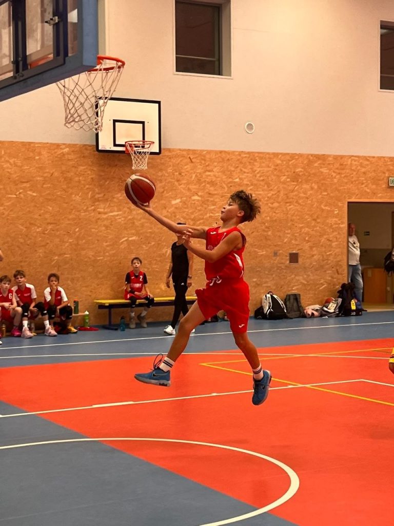 BA Nymburk U12 v Benešově: nervózní start, pak jasná odpověď ve druhém utkání – fotografie 4