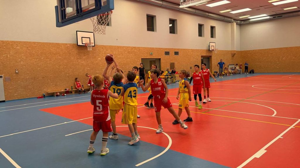 U11 zvládli v Benešově dvě vyrovnaná utkání a ukázali bojovnost – fotografie 1