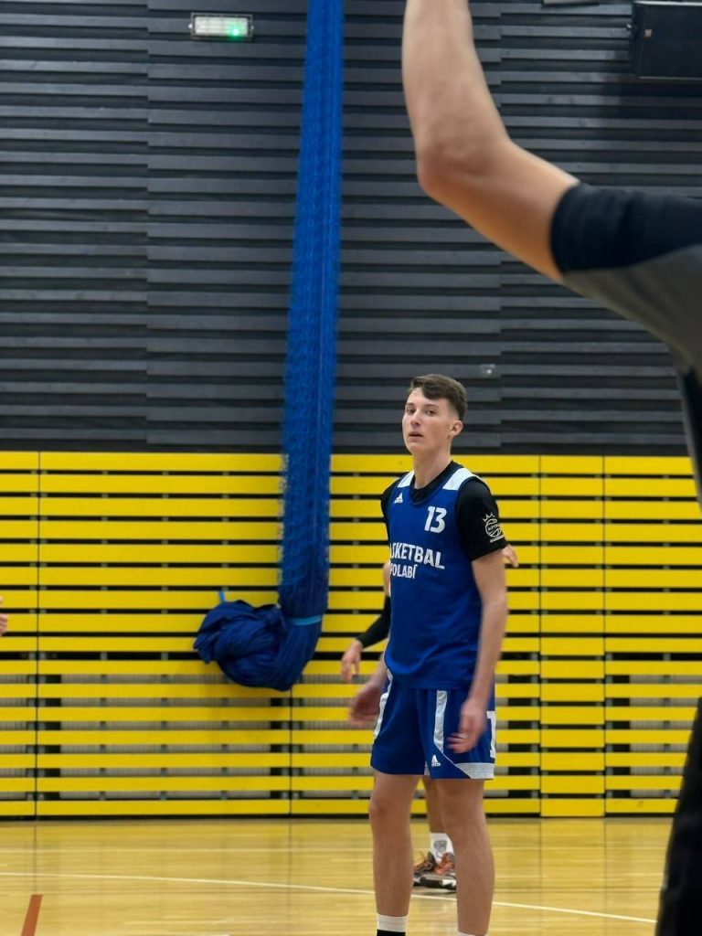 Polabí v Radotíně bojovalo do konce, rozhodl nástup domácích ve třetí čtvrtině – fotografie 3