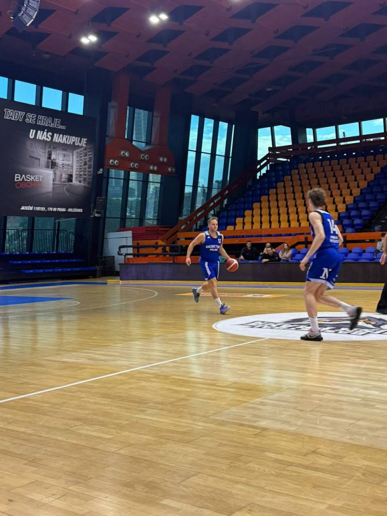 Basketbal Polabí na Folimance sahalo po srovnání, USK Praha B ale závěr uhlídalo – fotografie 3