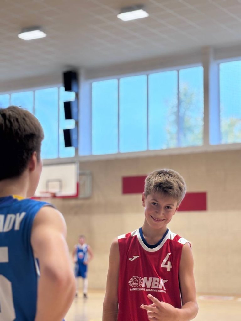 BA Nymburk U14 v Poděbradech zvítězila vysoko, trenér ale upozornil na chyby v přechodu i zakončení – fotografie 4