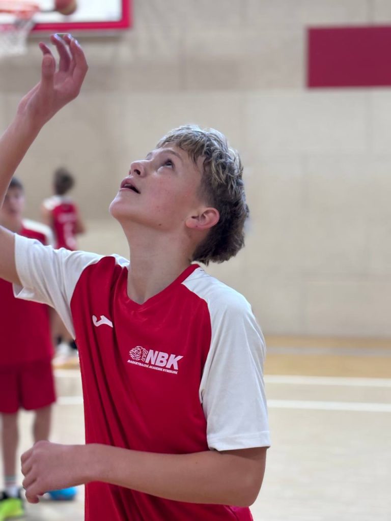 BA Nymburk U14 v Poděbradech zvítězila vysoko, trenér ale upozornil na chyby v přechodu i zakončení – fotografie 5