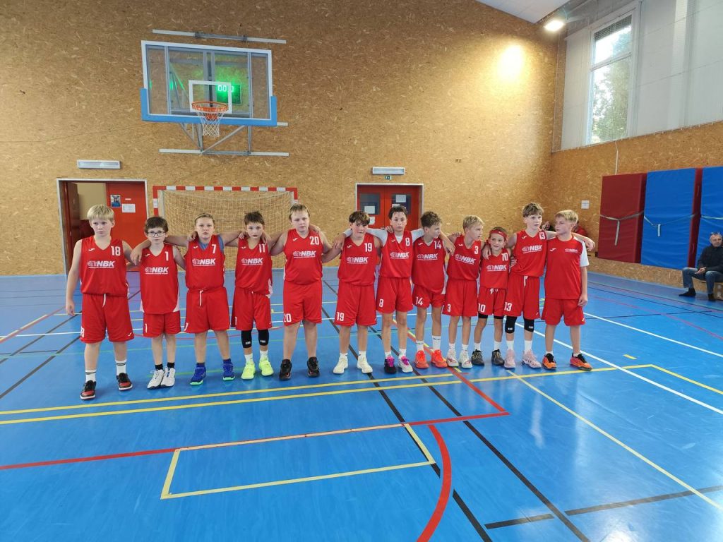 U13 zvítězila na palubovce Újezda nad Lesy vysokým rozdílem – fotografie 1